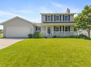 2576 Mapleview St SE, Kentwood, MI 49508