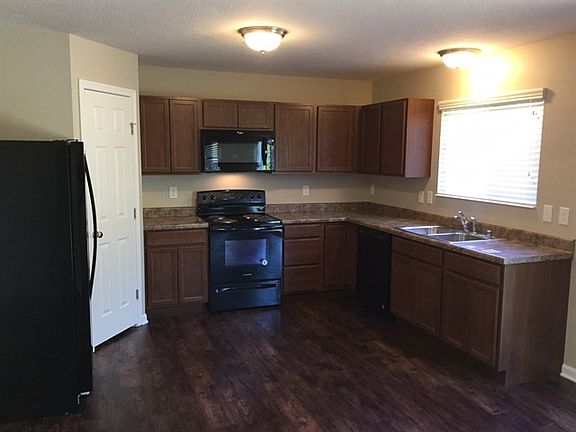 5th image of 521 Panzeretta Dr