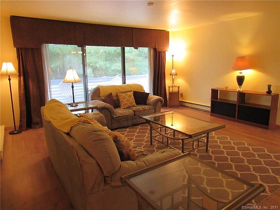 3rd image of 146 Candlewood Dr