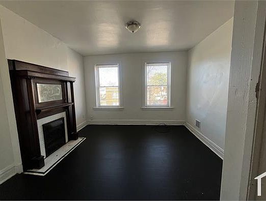 2nd image of 4456 Pennsylvania Ave #2