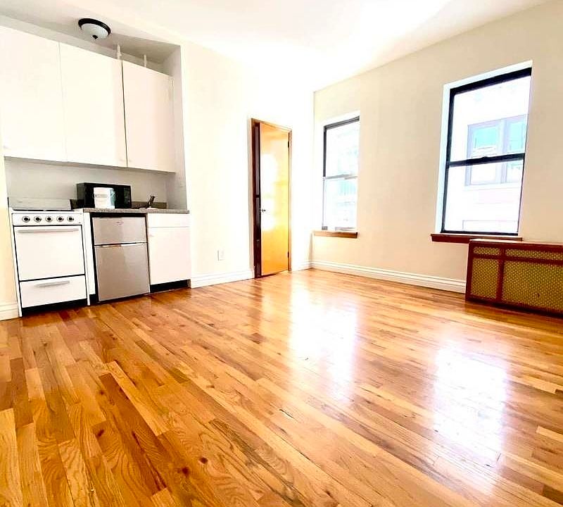 1st image of 22 W 77th St #47G