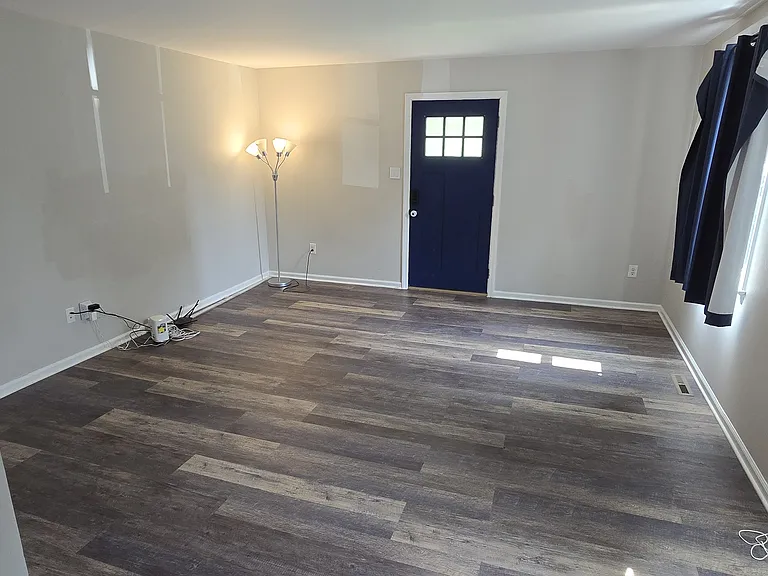 70 Colonial Dr — Photo 2