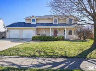 528 Richmond Dr, Chatham, IL