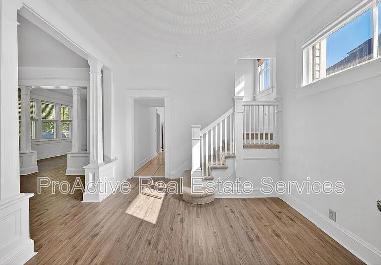 1008 Grayson St — Photo 4