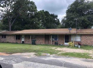 5861 Peachtree St, Milton, FL 32570