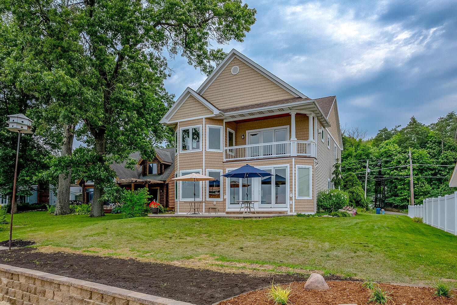 1054 N Eagle Lake Dr, Kalamazoo, MI 49009 Zillow