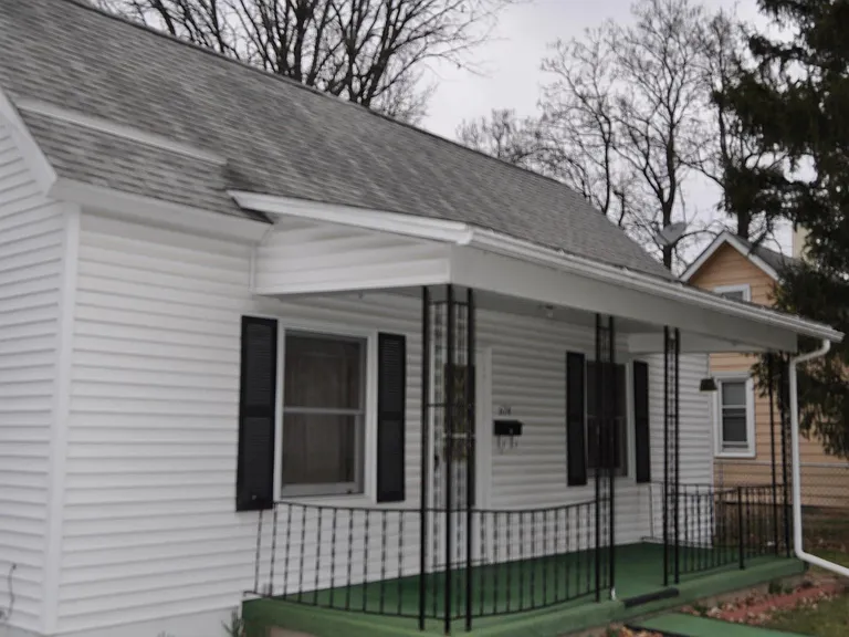 614 N Porter St — Photo 2