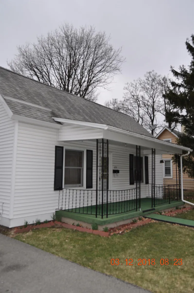 Building Photo - 614 N Porter St