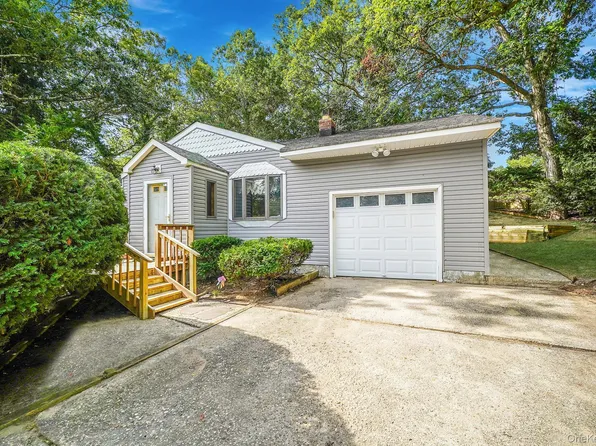 254 Gibbs Pond Road, Nesconset, NY 11767