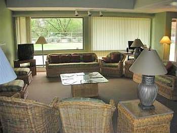 5th image of 344 Dahlia Dr