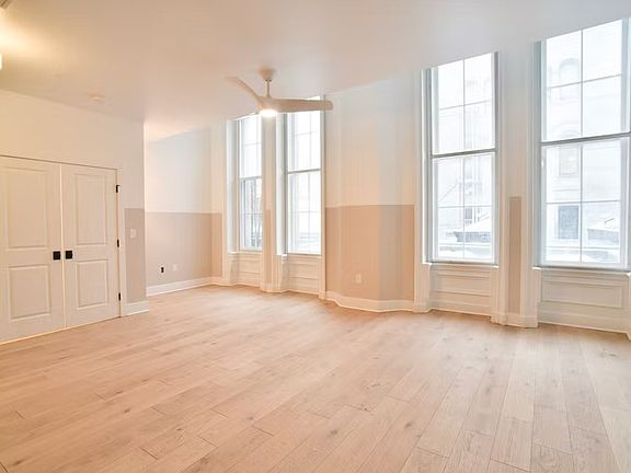 4th image of 30 W Broad St #401