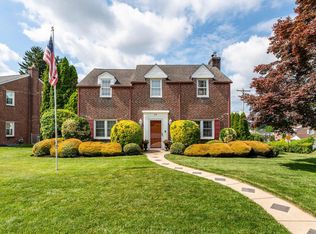 54 Treaty Rd, Drexel Hill, PA 19026