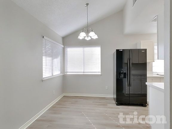 5th image of 2214 Townhall Ln