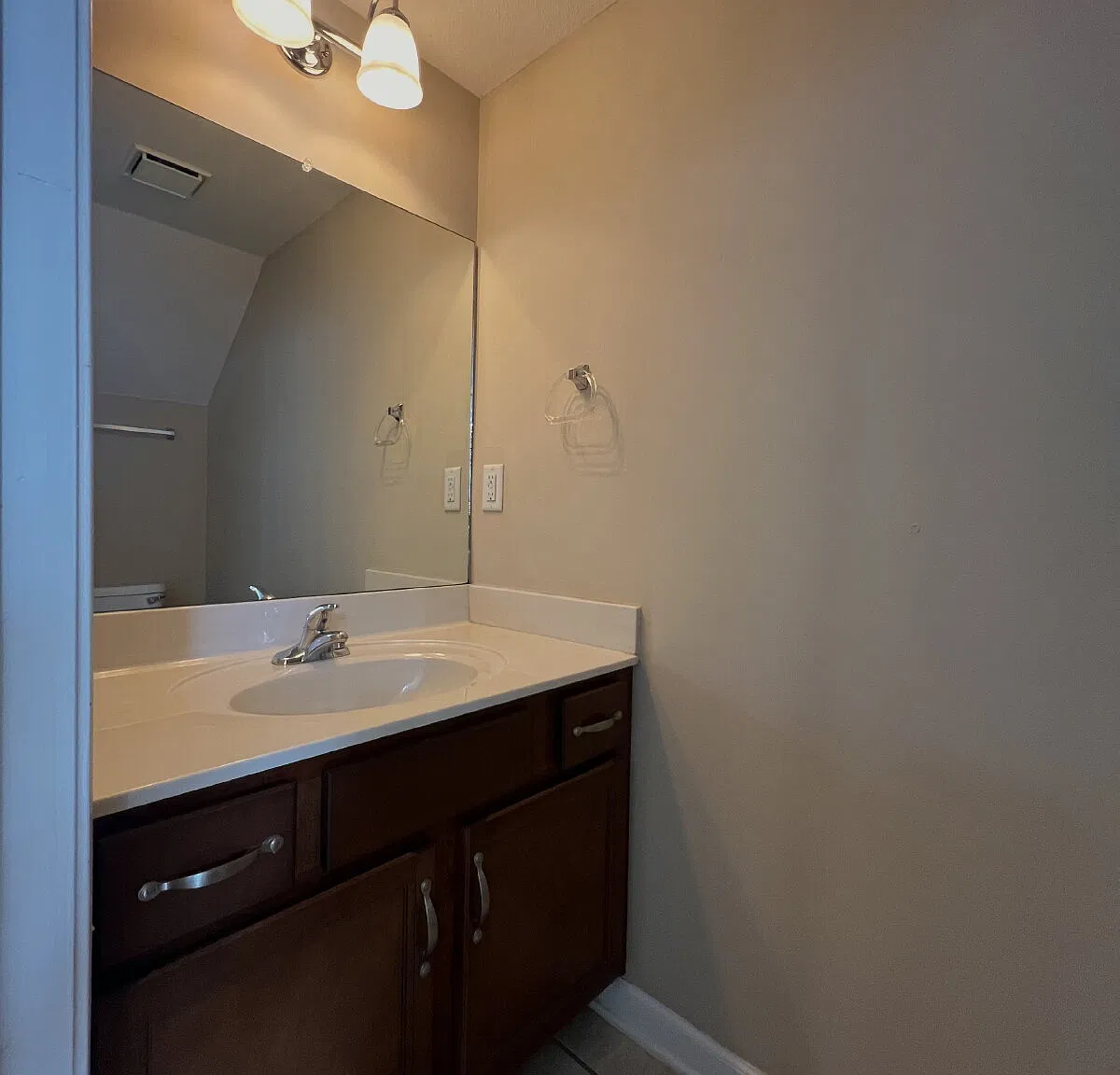 2 bed, 1.5 bath, 1000 sqft, $995 — Photo 4