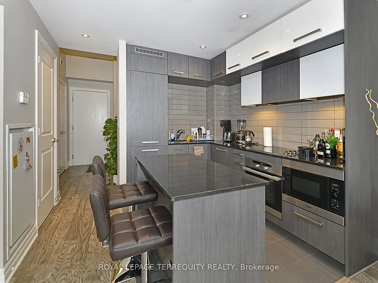 8 The Esplanade #1004 — Photo 2