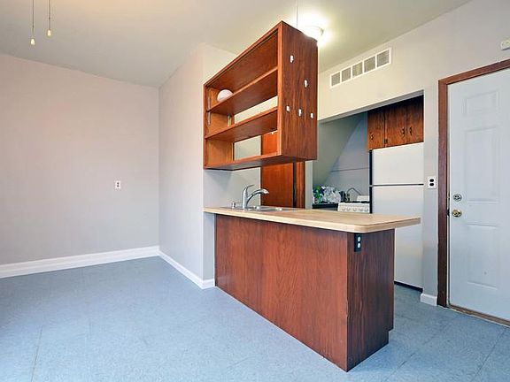 3rd image of 1644 Englewood Ave APT 4
