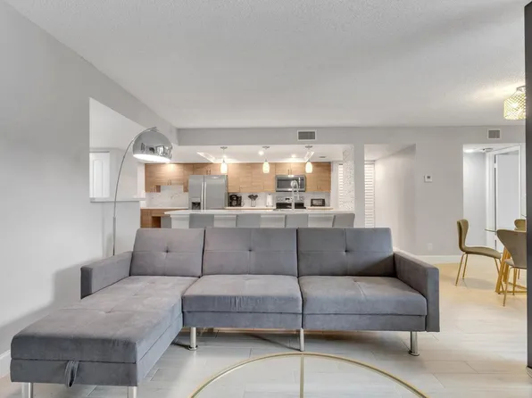 955 Dotterel Rd, Delray Beach, FL 33444