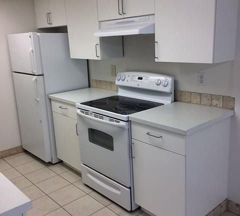 2nd image of 14302 NE 7th Pl APT 2