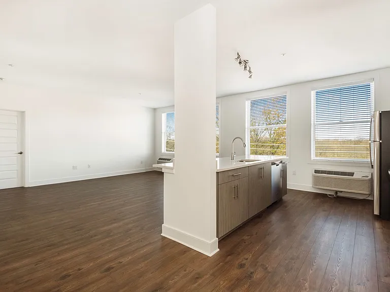 Meridia Brownstones — Photo 8
