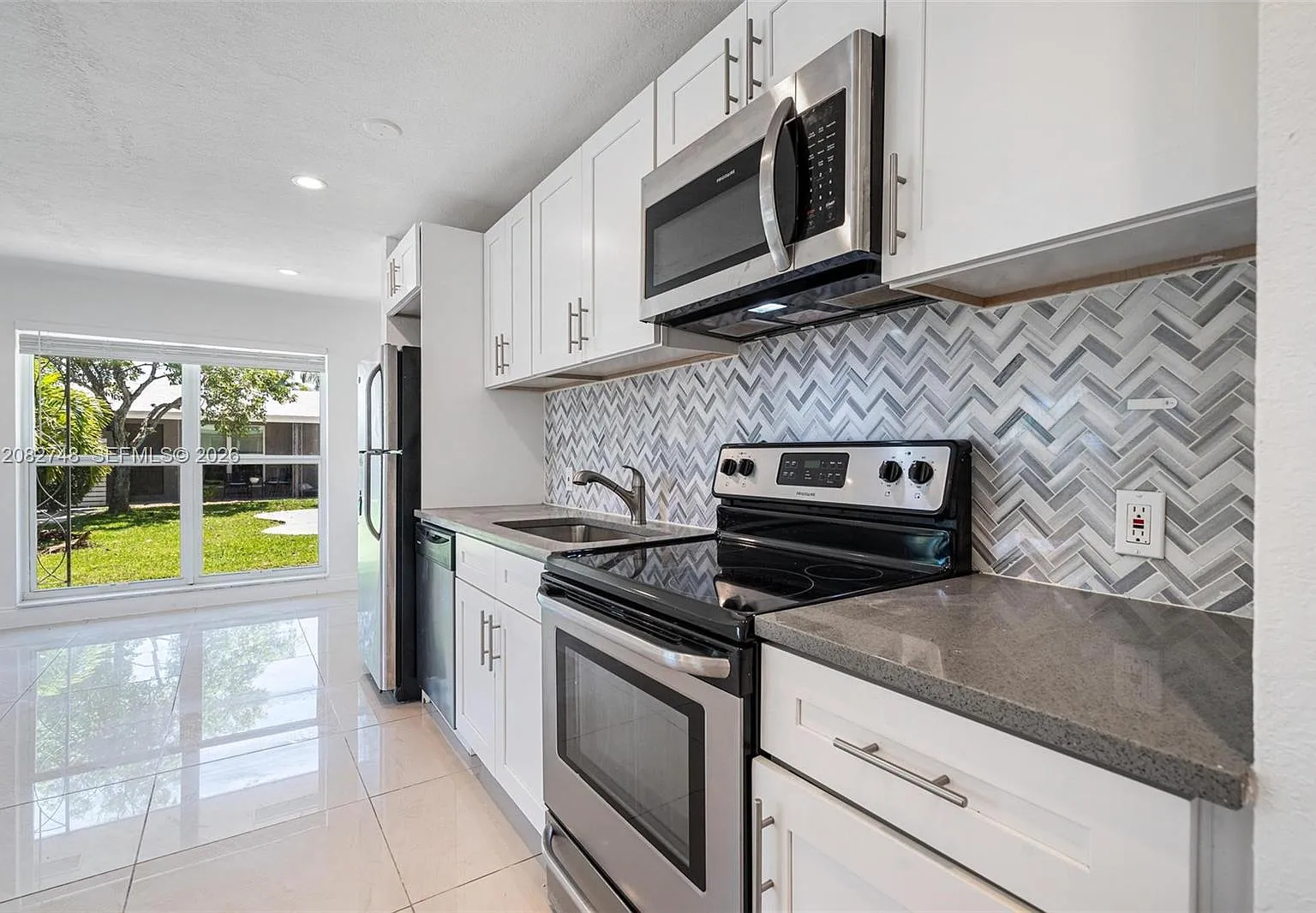 Edgewater Estates 1st Add — Photo 4