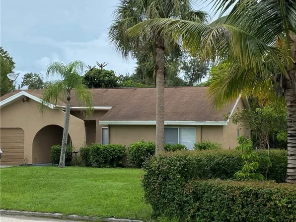 4015 E Palomar Cir, Labelle, FL 33935