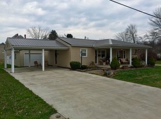 118 Thomas St, Oak Hill, OH 45656