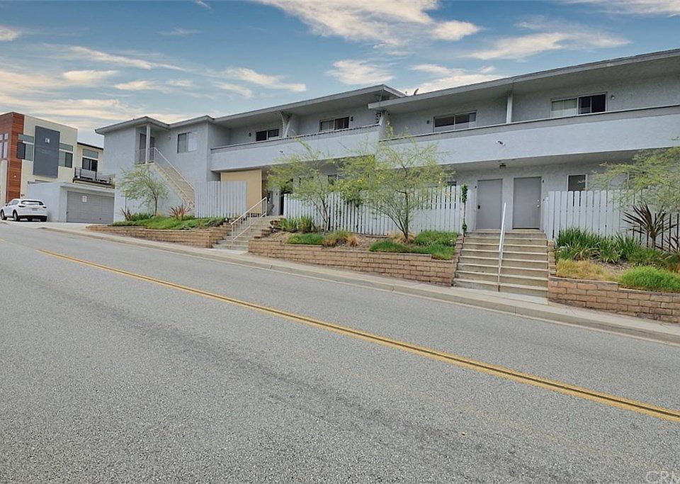 1st image of 2122 Vanderbilt Ln