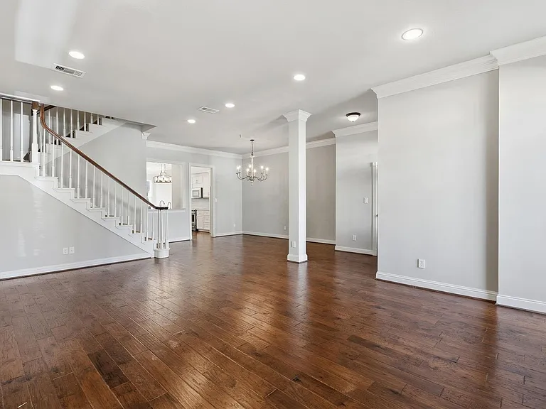 7535 Olympia Dr — Photo 10