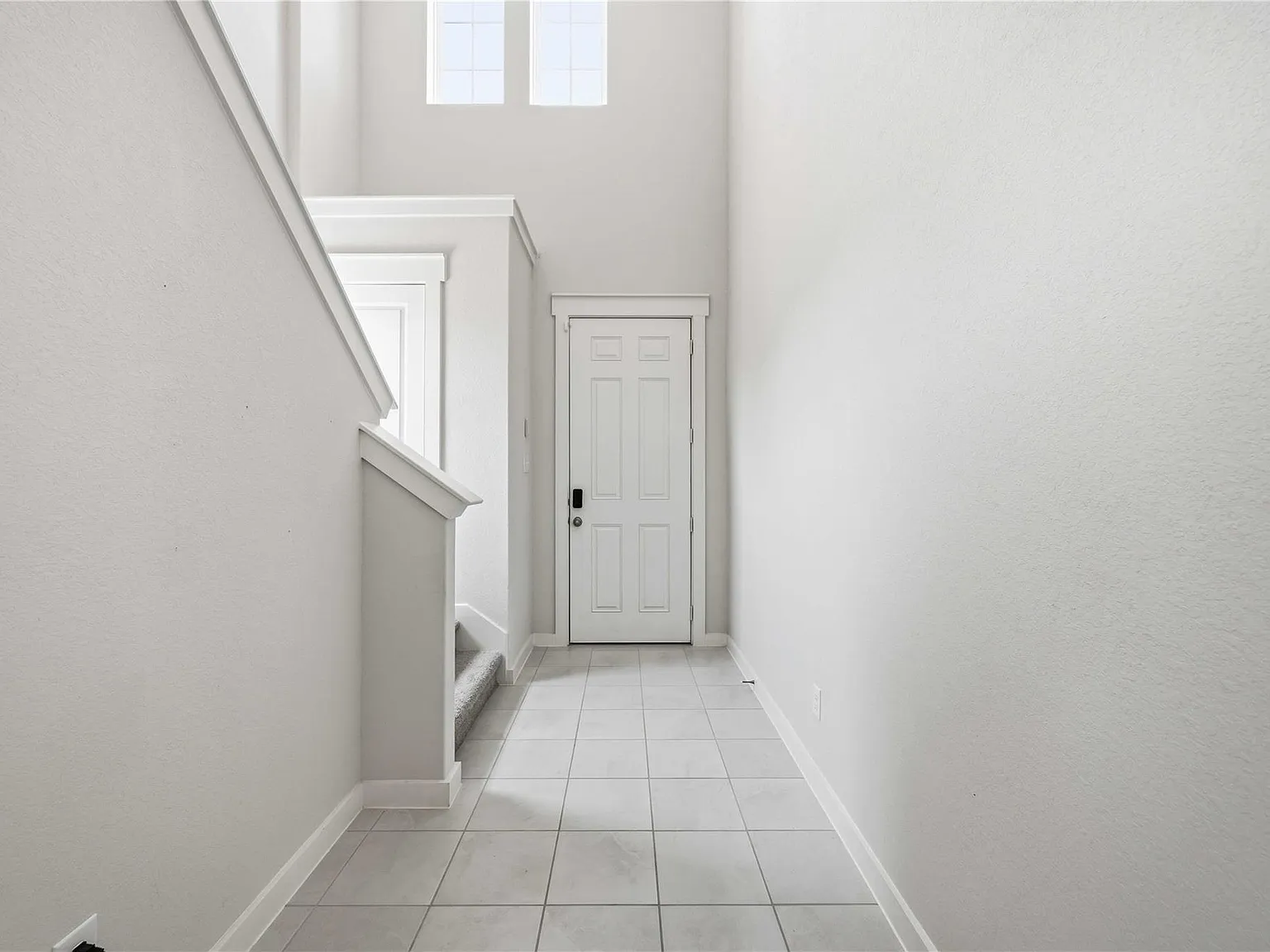 3 bed, 2.5 bath, 2508 sqft, $2,400 — Photo 3