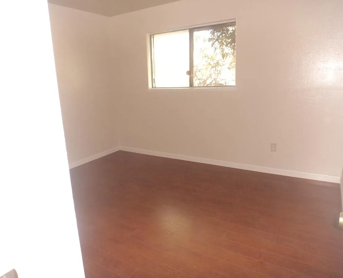 2 bed, 900 sqft, $1,650 — Photo 1