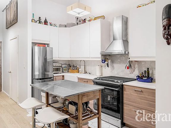 3rd image of 372 5th Ave APT 7D