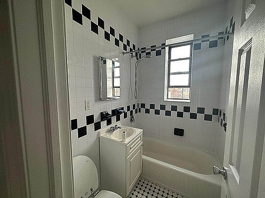 5th image of 8520 4th Ave #5A