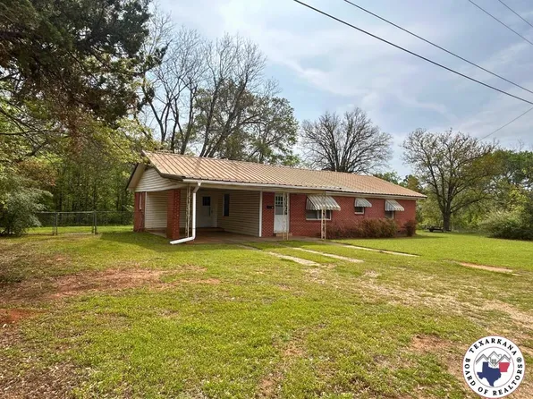 120 North St, Douglassville, TX 75560