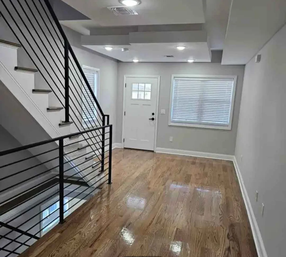 Building Photo - 115 Winslow Pl #113
