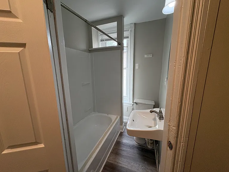 411 South St, Apt 1 — Photo 4