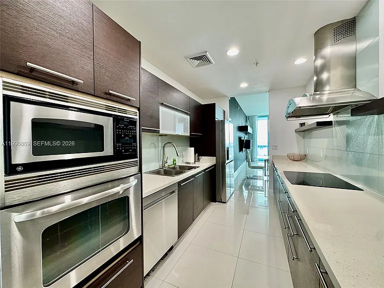 7928 East Dr #805 — Photo 5