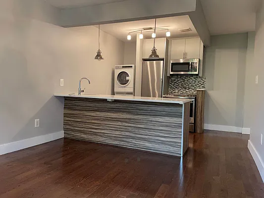 Rented by Premier One Realty LLC | media 7