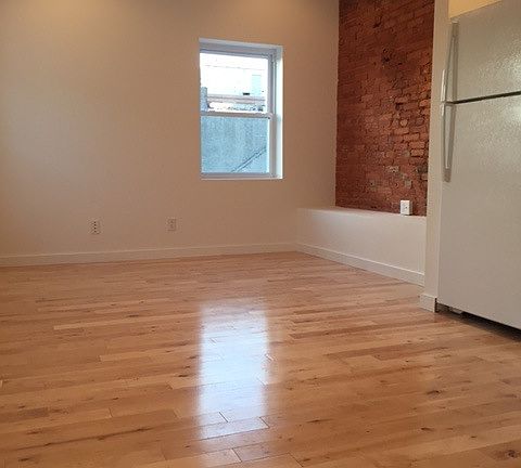 3rd image of 916 N 15th St #3A