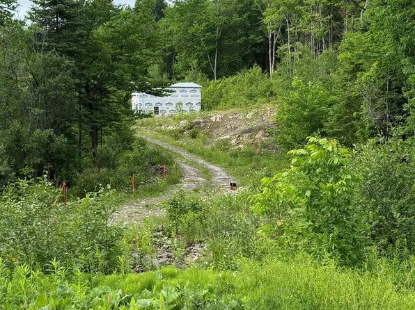 135 Hemore Rd, Houlton, ME 04730