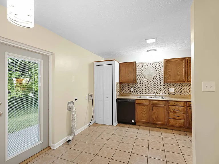 1405 Forest Ave #1405 — Photo 5