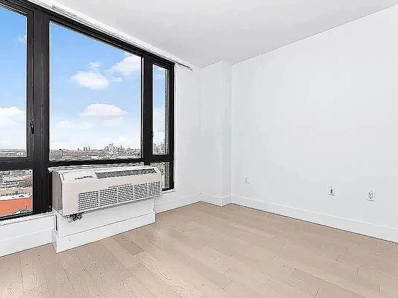 3rd image of 635 4th Ave #418