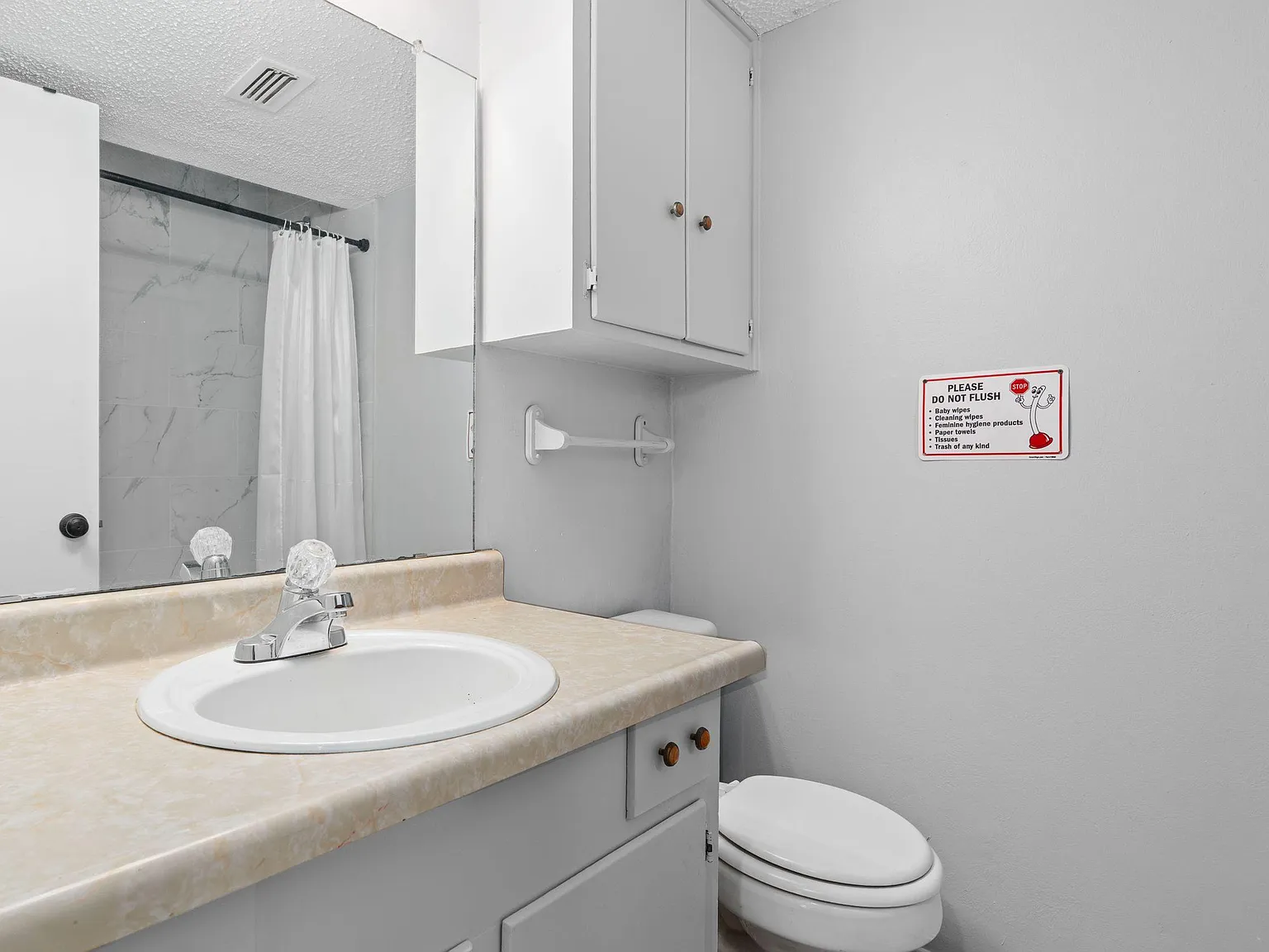 4 bed, 5.0 bath, 2700 sqft, $905 — Photo 4