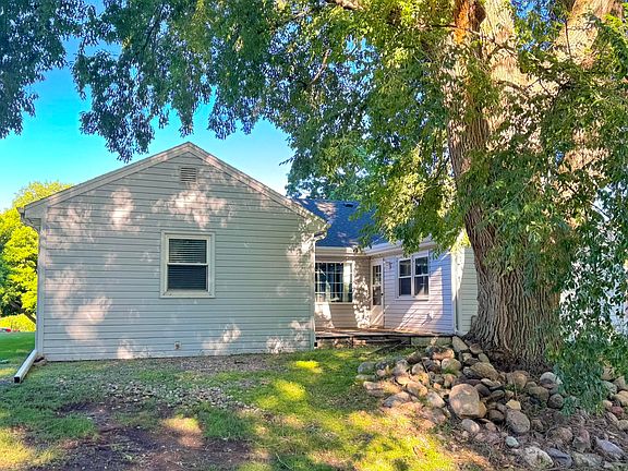 3rd image of 1515 N Main St
