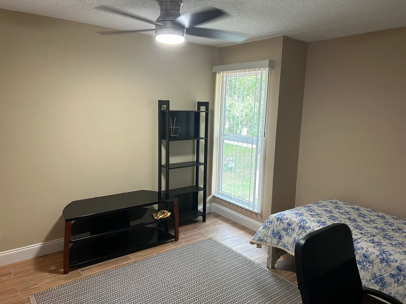 4 bed, 2020 sqft, $800 — Photo 4
