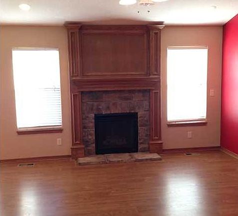 3rd image of 607 Brentwood Pl