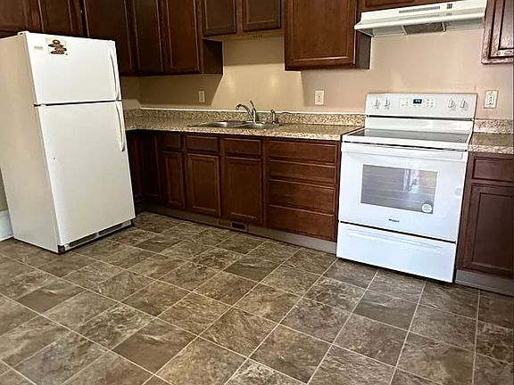 5th image of 3200 Bloomington Ave APT 2