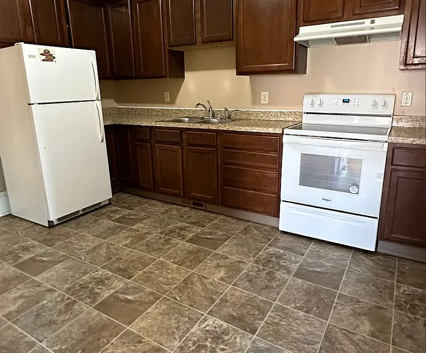 3200 Bloomington Ave #2