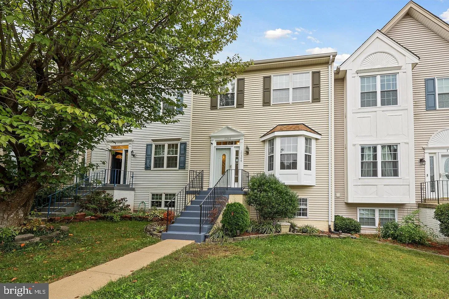 4 bed, 3.5 bath, 1971 sqft, $2,800 — Photo 1
