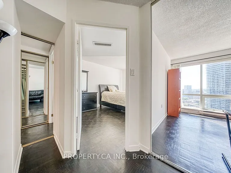 1001 Bay St #2902 — Photo 21