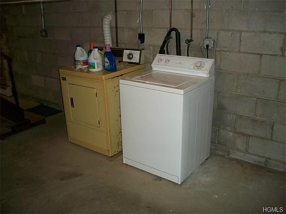 2nd image of 61 Farries Ave